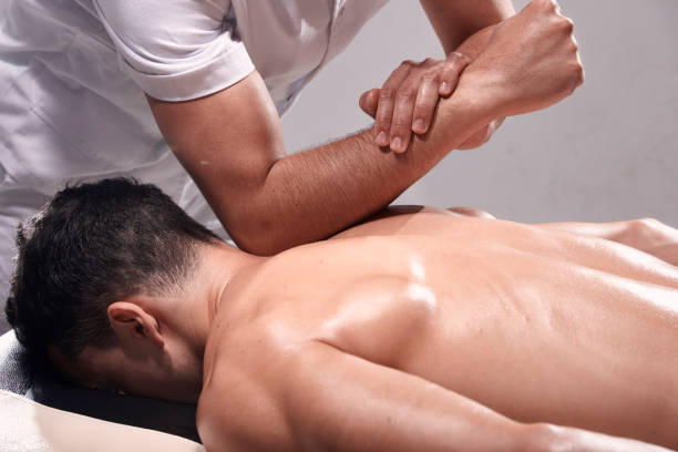 Get your muscular tensions to relax with a Swedish (스웨디시) massage