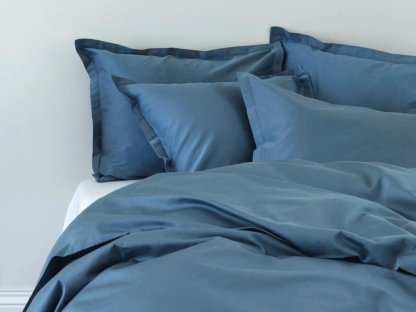 Desirable duvet cover set in several colors and designs